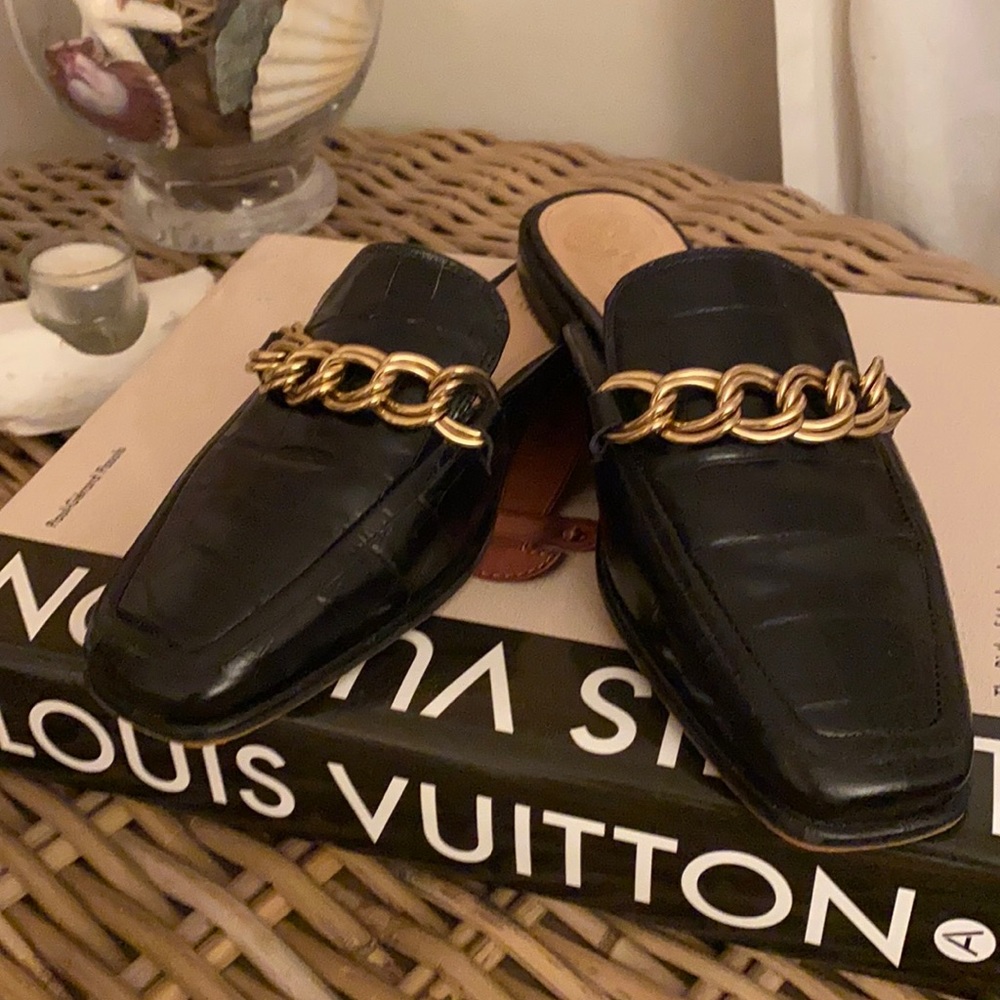 Vince Camuto Rachey Chain Flat
